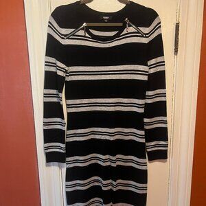 Stripes That Stun! 🖤🤍 Premise Sweater Dress (size Small)